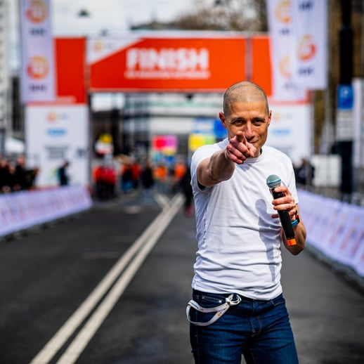 HEADER De Sfeerman _ NN Marathon Rotterdam _ Fotograaf Luka de Kruijf _ marathon