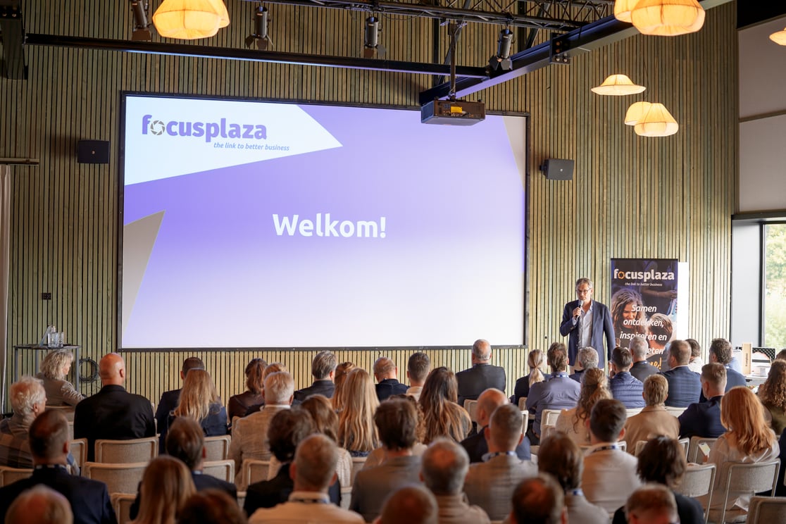 251002_102320_RetailConvention_LR_MNO Photo