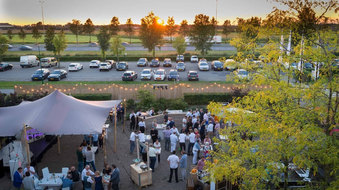 Expo-Houten-buitenruimte-tuinfeest-2-scaled