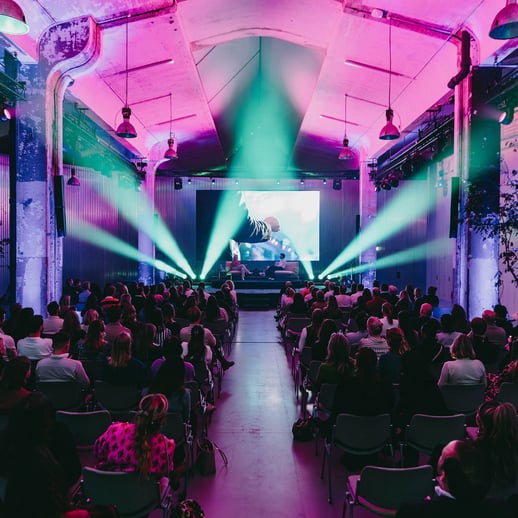 HEADER Act Eventstudios _ Best Pratices _ fotograaf Jesse Wensing _ podiumplaatje