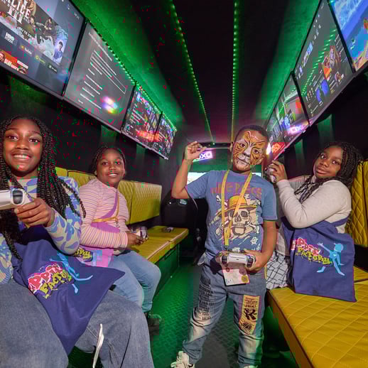 HEADER De Game Bus _ vrolijke kinderen