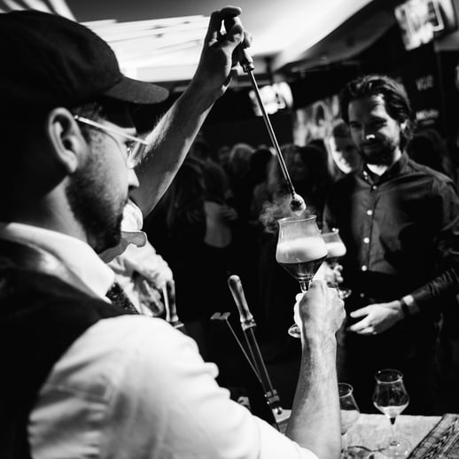 HEADER Man bierstachelen Peaky Hats- JelleDraper