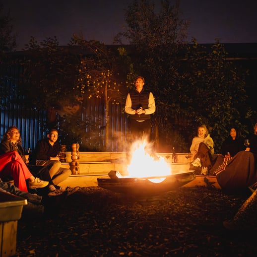 HEADER Obsession ConceptCamp kampvuur _ fotograaf Joni iIsraeli