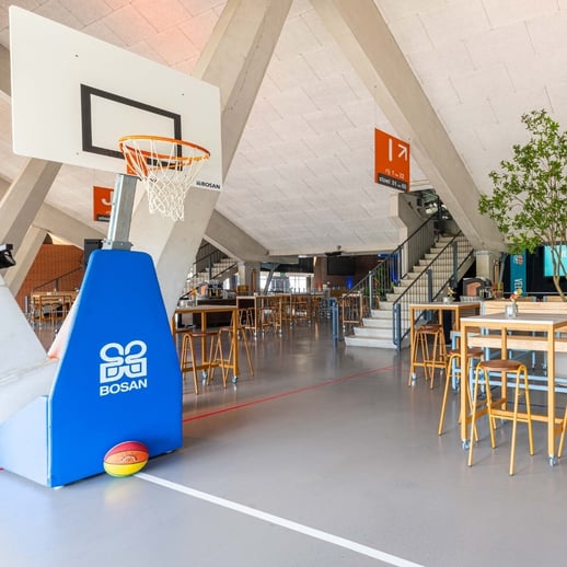 HEADER Omnisport Apeldoorn _ Velo Lounge _ © Bloemvaas