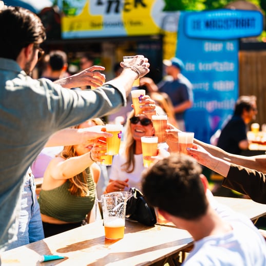 TAPT Pop-Up Borrelfestival _ proost met bier