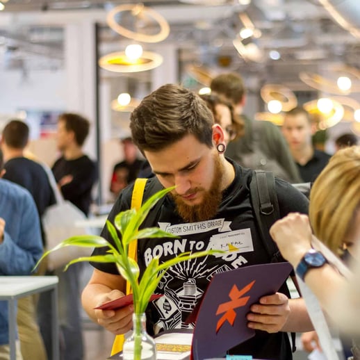 Pexels-Stefan-Lorentz-_-Man-leest (1)