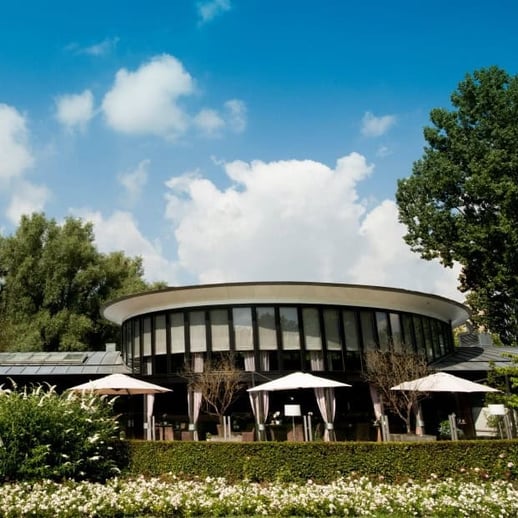 Rosarium-vanaf-parkzijde (1)
