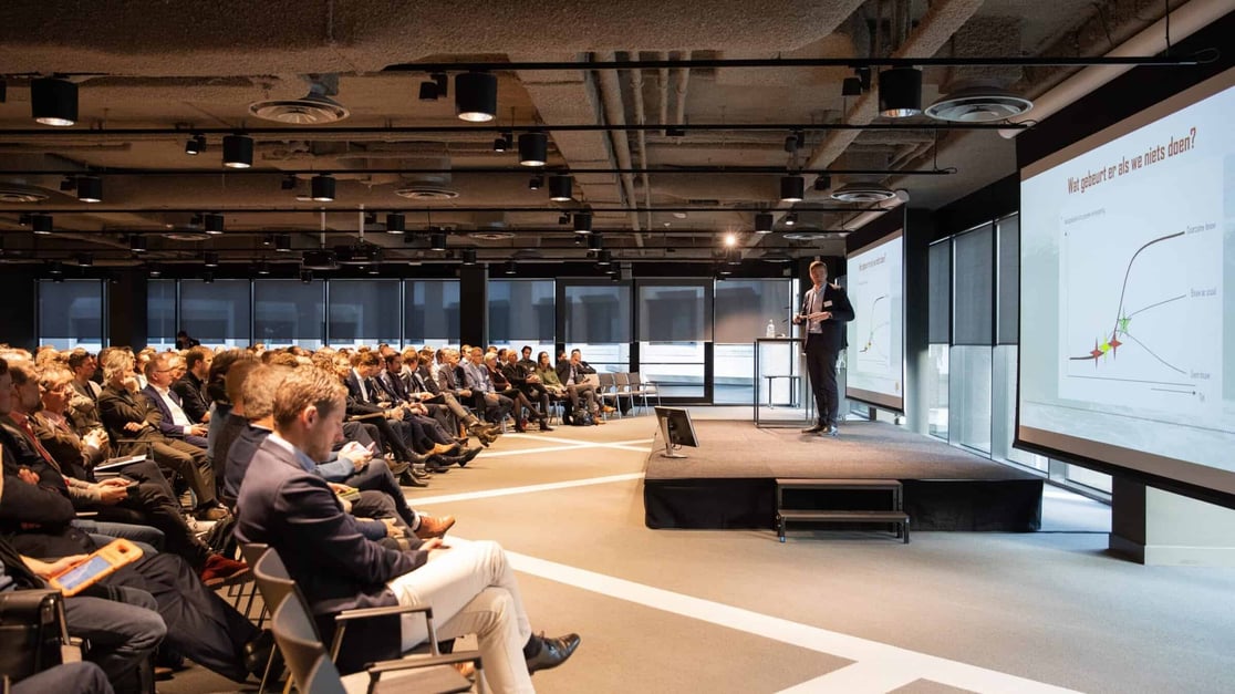 The_Hague_Conference_Centre_Zaal_1.1-scaled